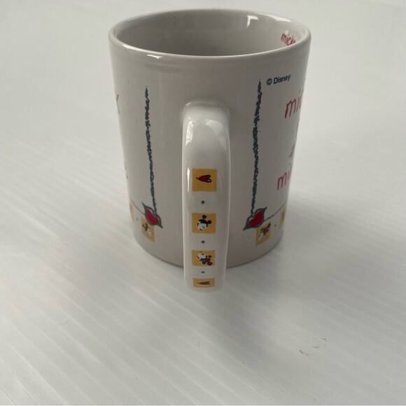 Vintage Mickey loves Minnie mug coffee cup with inside design - Picture 7 of 9